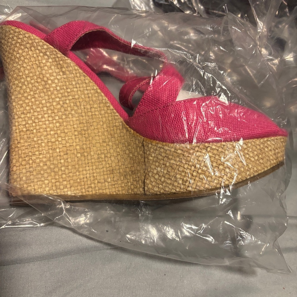 Brand new pink wedges